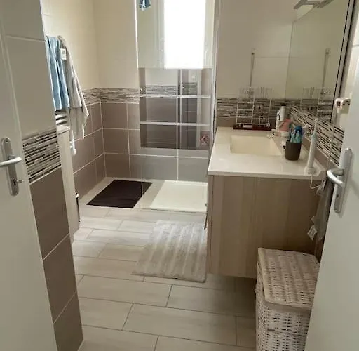 Maison A Elix Le Chateau Βίλα